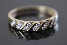9ct gold & clear stones ring 1.25g