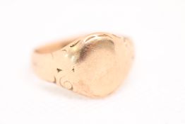 9ct Gold signet ring weight 5.3g Size S