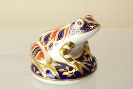 Royal crown derby frog on lily pad gold stopper