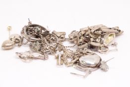 Collection of jewellery majority silver Weight 53g