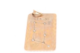 9ct Gold Gemini pendant Weight 4.8g