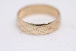9ct Gold band Weight 2g Size K