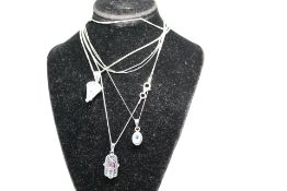 3x Silver chains & pendants