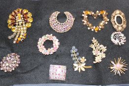 Collection of costume jewellery brooches