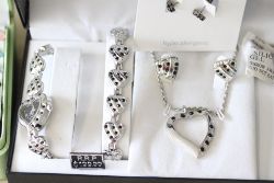 Timed Auction - Jewellery, Collectabkes & Others