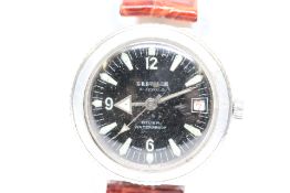 Gents Vintage Swiss made Diver with red date (Grev