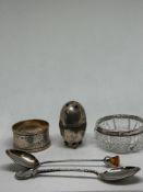 Silver napkin ring, silver shaker & silver ringed