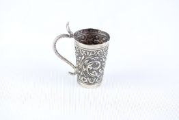 Low grade oriental snake handle tankard