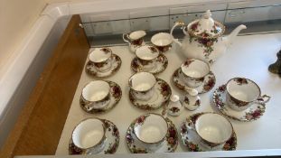 Royal Albert Old Country Roses Bone China Part Tea Service, England