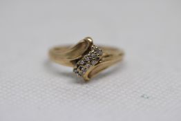 9ct Gold ring set with diamonds 2.5g Size N
