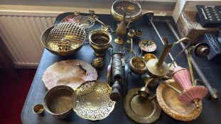 Quantity of assorted brasswares and fittings