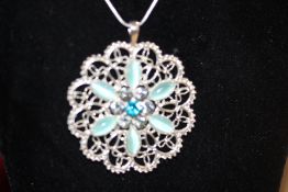 White metal chain & pendant