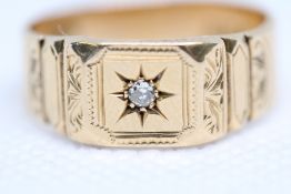 18ct Gold gents ring set with diamond approx. size