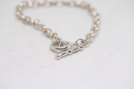 Silver bracelet with t-bar clasp Weight 16.4g