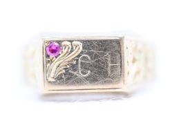 14ct Gold gents signet ring set with ruby initial