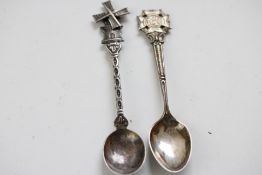 2 Silver spoons