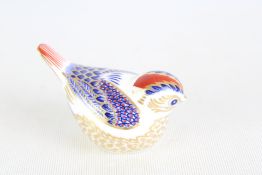 Royal crown derby bird goldcrest with gold stopper