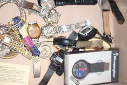 Collection of unsorted wristwatches recommended for spares/repairs