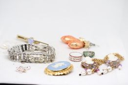 Collection of costume jewellery