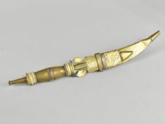 A 19th Century/Early 20th Century Moroccan Koummya Curved Blade Dagger, 23cms Long