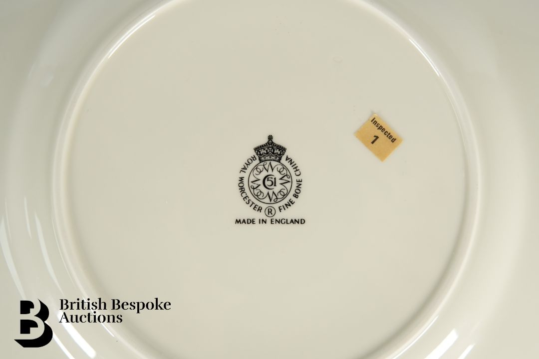 Royal Worcester Fallen Fruit Cabinet Plates - Image 6 of 11