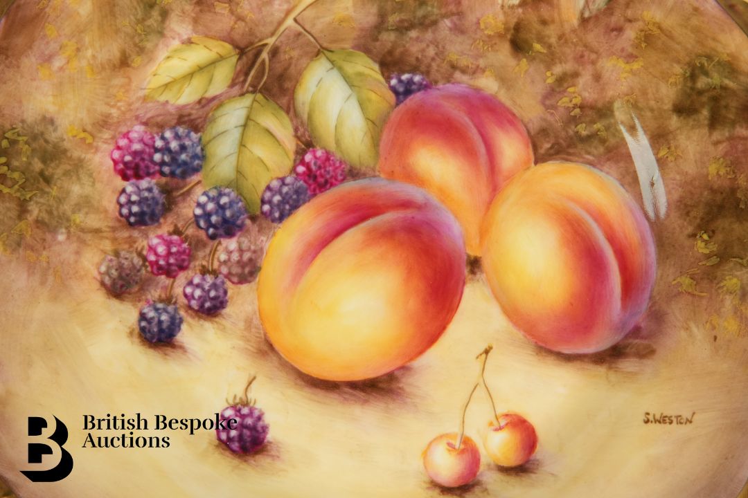 Royal Worcester Fallen Fruit Cabinet Plates - Image 4 of 12
