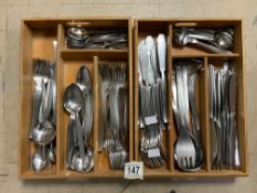 QUANTITY OF VINTAGE VINERS PROFILE CUTLERY