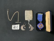 A STERLING SILVER MATCHBOOK CASE, BY DEAKIN & FRANCIS, BIRMINGHAM 1927, PRESENTATION INSCRIPTION,