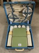 VINTAGE BREXTON PICNIC SET WITH CHINA PLATES
