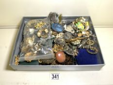 LARGE QUANTITY OF VINTAGE COSTUME JEWELLERY