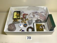 A QUANTITY OF COSTUME JEWELLERY, INCLUDING; CELTIC PORCELAIN BROOCH, MICROMOSAIC BROOCH, BADGES,