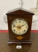 VICTORIAN MAHOGANY CASED STRIKING MANTEL 8 DAY CLOCK PENDULUM AND KEY PRESENT 30.5CM