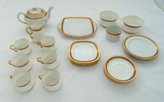 Royal Albert teaset to include a teapot, sugar bowl, milk jug, a cake plate, cups and saucers (29)