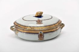 A scallopped plate with cover