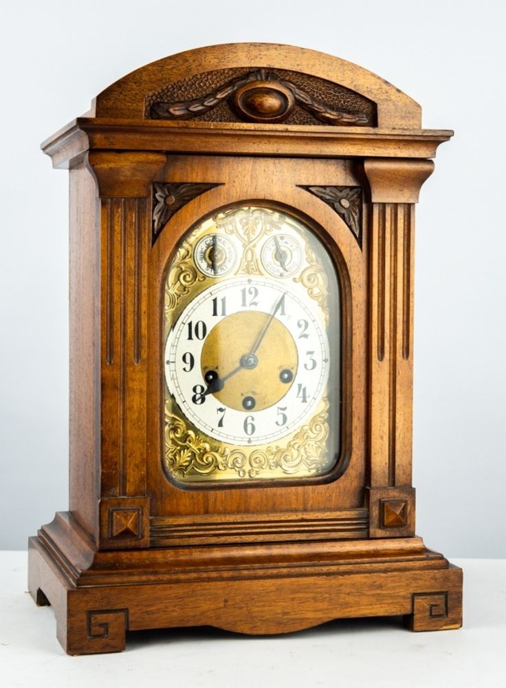 Spring Auction - clocks, enamel patch boxes, portrait miniatures, lighting, jukeboxes, ceramics, glass, traditional paintings & modern art