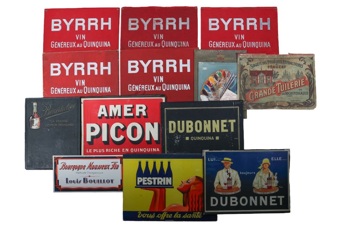 A collection of French drinks menu folders, and other ephemera (qty) - Image 1 of 3