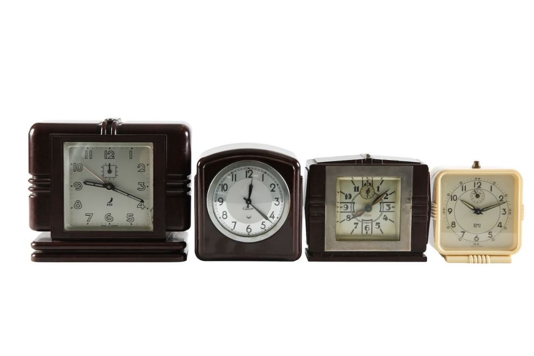 A collection of four French Art Deco and later Bakelite alarm clocks (4) - Image 1 of 3