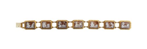 A cameo panel bracelet