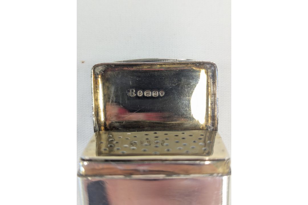A William IV silver vinaigrette - Image 12 of 16