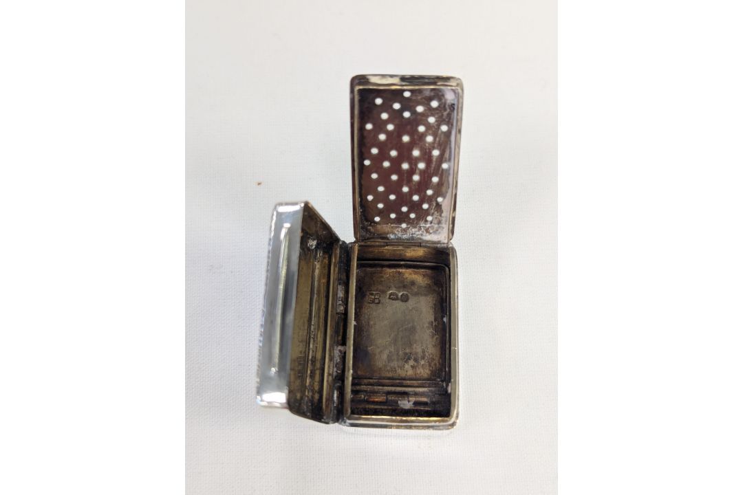 A William IV silver vinaigrette - Image 15 of 16
