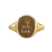 An 18ct signet ring containing hidden compartment