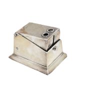 An Edward VII silver table cigar cutter