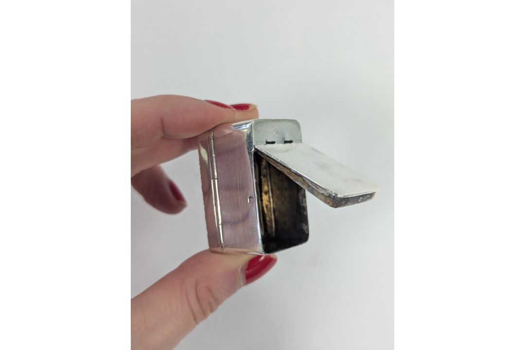 A William IV silver vinaigrette - Image 8 of 16
