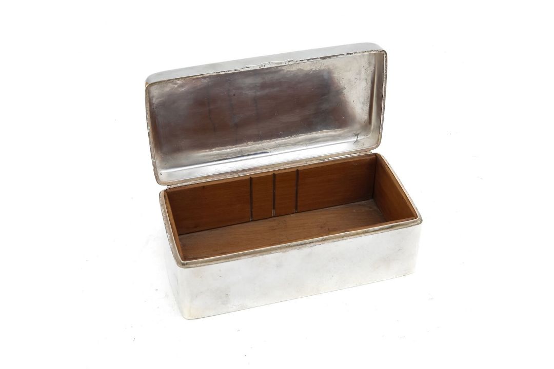 A Victorian silver cigar box - Image 2 of 3