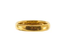 A 1920's 22ct gold wedding band
