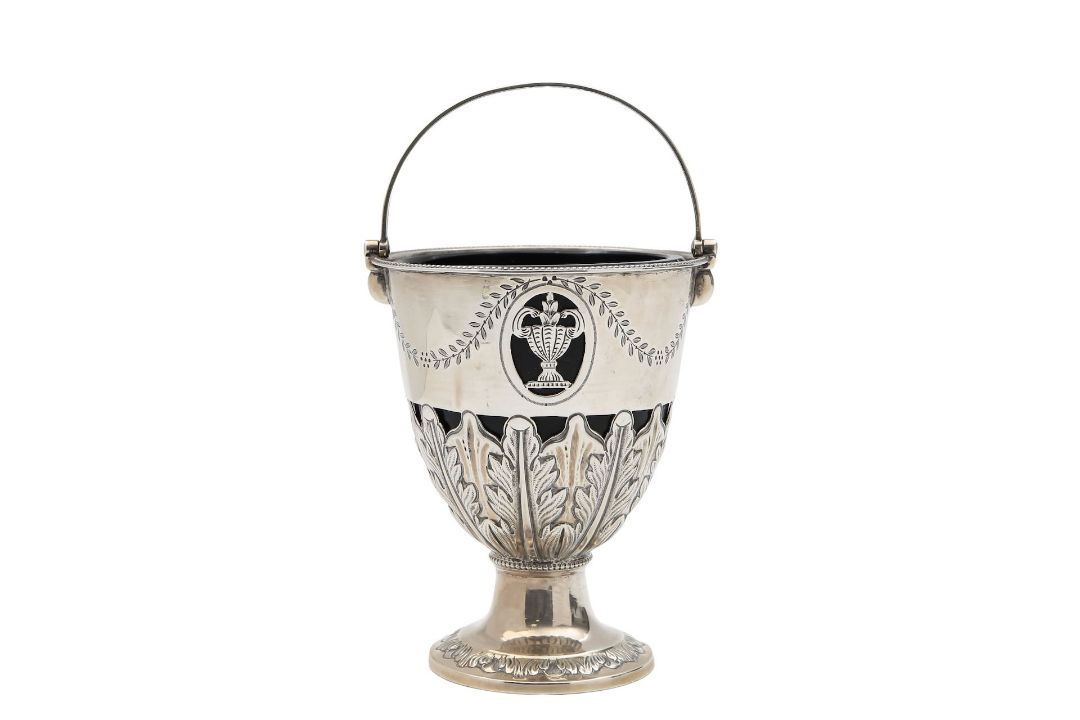 A Edward VII silver pedestal basket - Image 1 of 3