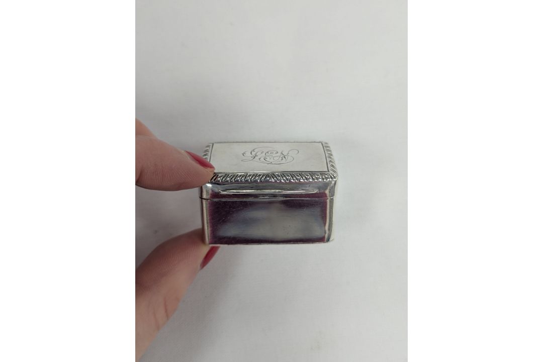 A William IV silver vinaigrette - Image 5 of 16