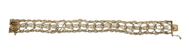 A fancy link cultured pearl bracelet