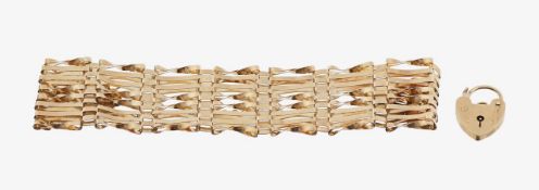 A 9ct gold eight bar gate bracelet