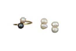 A double pearl crossover ring and baroque pearl earrings